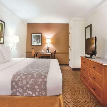 La Quinta Inn By Wyndham Baton Rouge University Area Extérieur photo