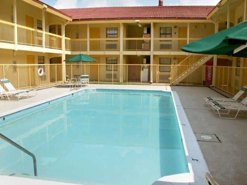 La Quinta Inn By Wyndham Baton Rouge University Area Extérieur photo