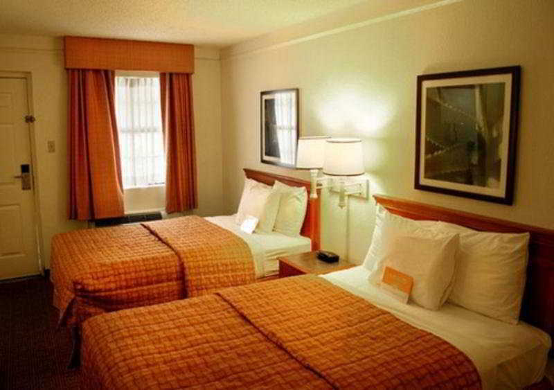 La Quinta Inn By Wyndham Baton Rouge University Area Extérieur photo