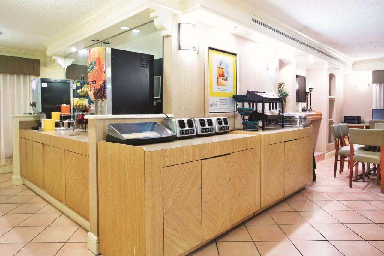 La Quinta Inn By Wyndham Baton Rouge University Area Extérieur photo